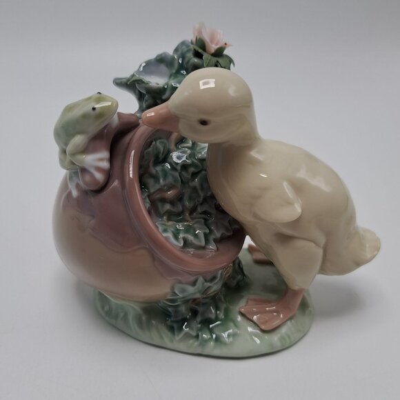Lladro Porcelain Figurine #8025 "How Are You?" Duckling & Frog Damaged No Box - Picture 1 of 13